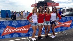 bud girls royals tw 24716