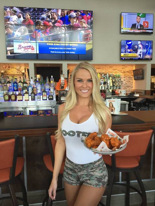 hooters vets day